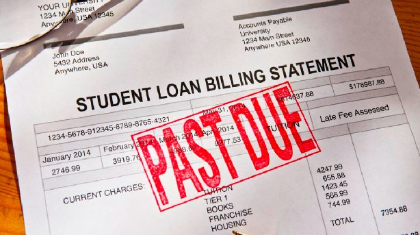 Student Loan Default: What it is and How to Avoid it